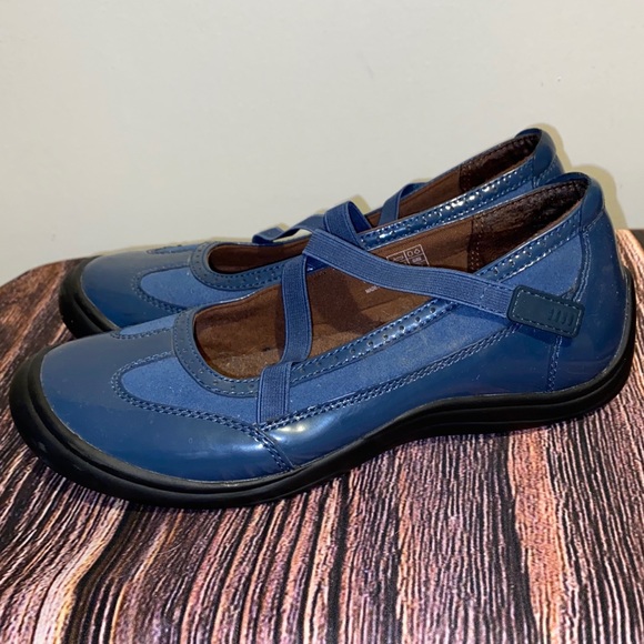 Lands End Size 7 Blue Patent Leather Mary Janes - Picture 3 of 7